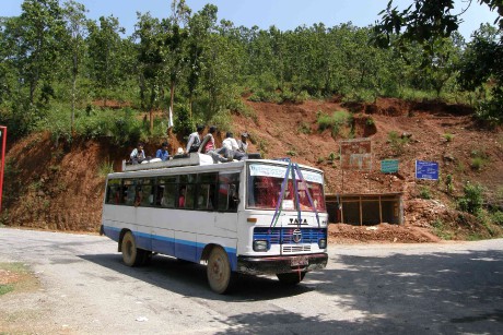 Cestování autobusy v Nepálu