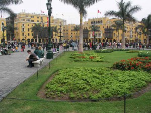 800px-lima_plaza_mayor1---peru.jpg