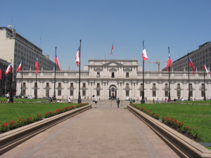 800px-palacio_de_lamoneda02-chile.png